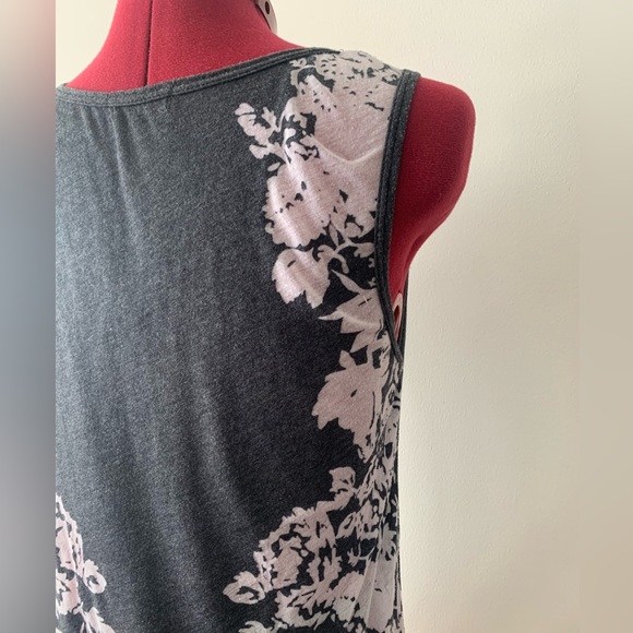 PRETTY WHITE ON GREY TANK TOP - Picture 5 of 7